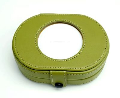 LEEBag73 GREEN MAGNETIC LEATHER NEEDLE BOX by Lee's Needlearts